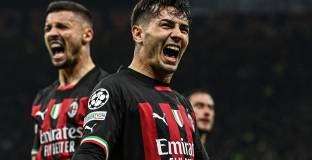 Милан удари Наполи на Сан Сиро (видео)