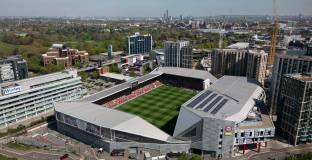 Арсенал печели в Брентфорд