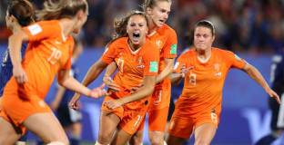 Холандия победи Италия и е на полуфинал на женския Мондиал