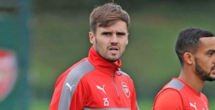 Хелас Верона се интересува от защитник на Арсенал 