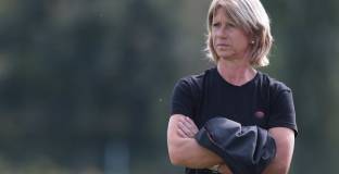 Първата жена тренирала мъжки отбор, призна, че е лесбийка