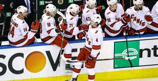 Каролина ще възобнови сезона в петък