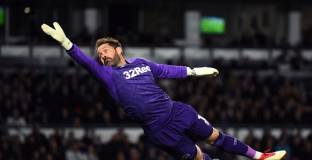  Ман Сити продължи договора с Карсън