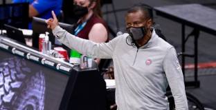 Детройт ще продължи с Кейси