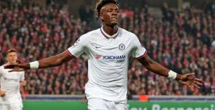 Ейбрахам все още не е избрал между Англия и Нигерия