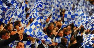 Фенове на Челси пострадаха в Гърция