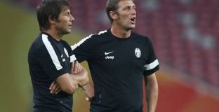 Конте помогнал на Карера за мача с Ливърпул 