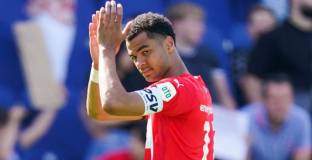   Ман Юнайтед отправи оферта за Гакпо