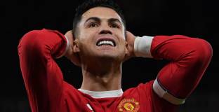 Уулвс надви Ман Юнайтед в края (видео)