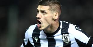 Десподов ще играе на 