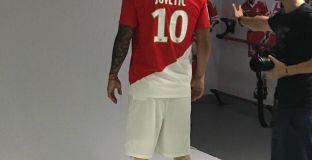 Йоветич взе номера на Мбапе в Монако 