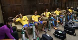 Бразилците се възстановявали от мача с Боливия чрез кислородни маски