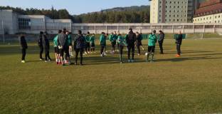 Юноши се включиха в тренировката на Берое преди мача с Левски (видео)