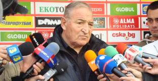 Димитър Пенев: Ако новият треньор на ЦСКА е чужденец - ще има двама преводачи
