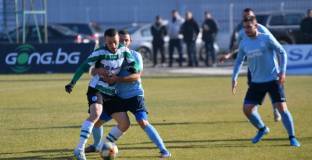 Черно море стартира контролите с равенство