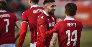 ЦСКА зарадваха деца от училище в Белозем (видео)