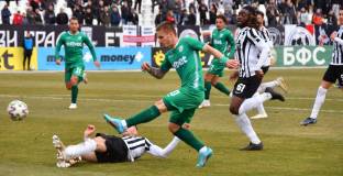 Локо Пловдив надигра Берое в мач с 2 червени картона (видео)