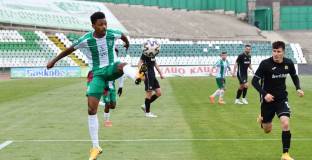 Славия измъкна точка при визитата си в Стара Загора (видео)