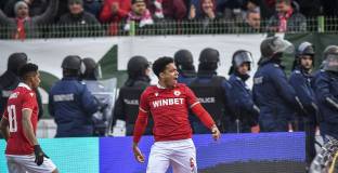 Брадли де Нойер е със скъсани връзки, аут е в следващата половин година