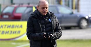 Илиев: Ще продължим да търсим нападател