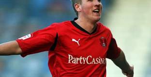 Кейн стана спонсор на Лейтън Ориент