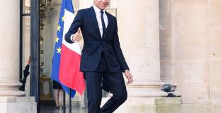 Мбапе в компанията на Уеа и Дрогба се срещна с Макрон