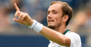  Медведев, Монфис и Хуркач се класираха за 1/4-финалите в Торонто