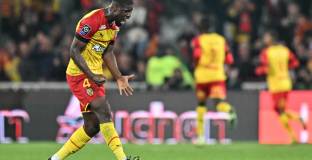 Ювентус и Ланс са в безизходица за Дансо