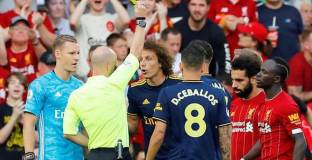 Давид Луис не е съгласен с дузпата