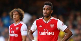 Уилшър се надява, че Обамеянг ще остане в Арсенал