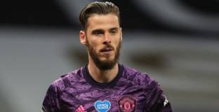 Шмайхел удари  рамо на Де Хеа