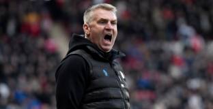 Дийн Смит подписа нов договор с Астън Вила