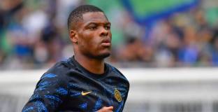  Интер може да продаде Дъмфрис