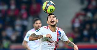  Нюкасъл Юнайтед готви три трансфера