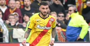 Ман Юнайтед е готов да спори с Челси за крило на Ланс