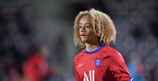 ПСЖ иска да продължи със Симонс