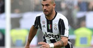 Стураро премина във Верона