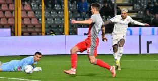 Фиорентина разгроми Кремонезе и направи огромна крачка към спасението си