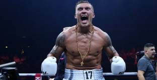 Боят между Усик и Джойс отива на търг