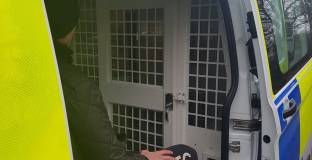 Хванаха шпионин на базата на Дарби Каунти 