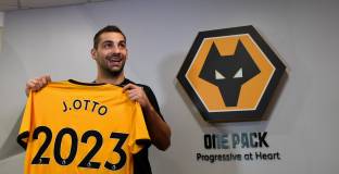 Уулвс закупи Хони Кастро за 18 милиона 