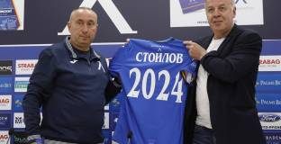 Левски представи Стоилов, над 1000 души на първата тренировка