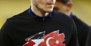 Играчите на Фенербахче подкрепиха палестинците