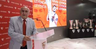 Севиля продължи с Навас