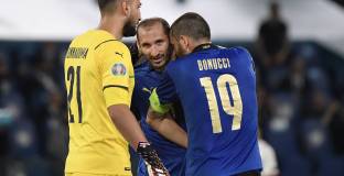  Италия не допуска гол вече 1000 минути