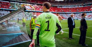 УЕФА спря делото за капитанската лента на Нойер