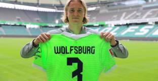 Волфсбург привлече халф 