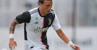 Каляри нае защитник на Ювентус