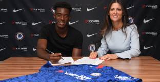 Хъдсън-Одой подписа нов договор с Челси