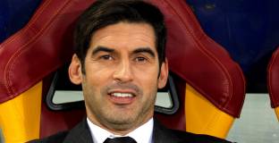 Рома има намерение да купи Мхитарян и Смолинг